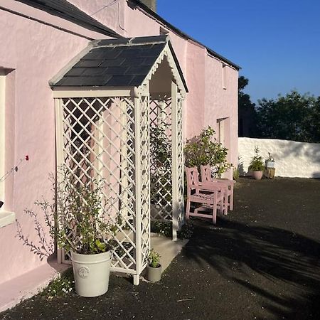 The Pink Cottage Upstairs Suite & Garden Summer Room Whitehead Bagian luar foto
