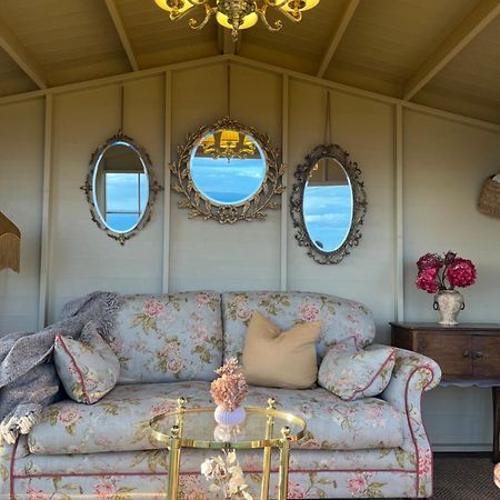 The Pink Cottage Upstairs Suite & Garden Summer Room Whitehead Bagian luar foto