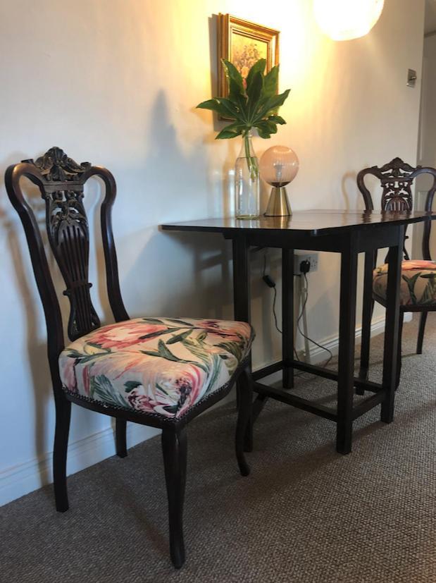 The Pink Cottage Upstairs Suite & Garden Summer Room Whitehead Bagian luar foto