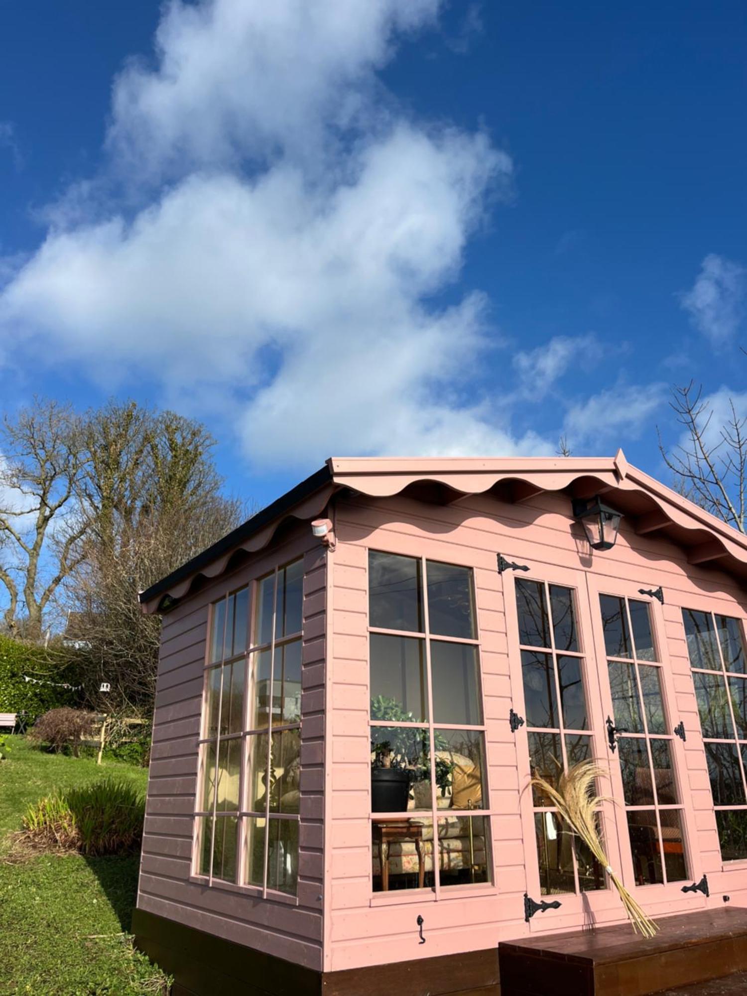 The Pink Cottage Upstairs Suite & Garden Summer Room Whitehead Bagian luar foto