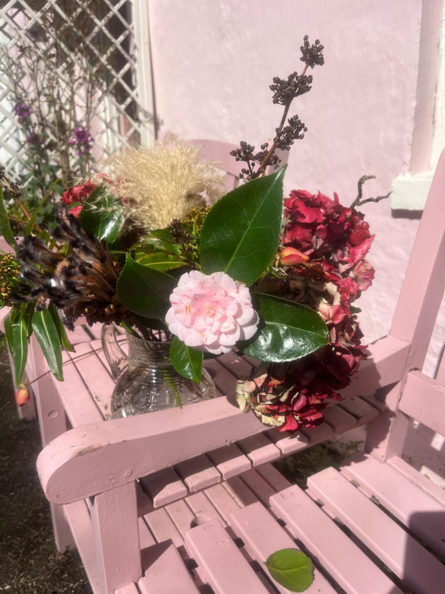 The Pink Cottage Upstairs Suite & Garden Summer Room Whitehead Bagian luar foto